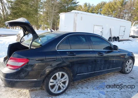 2009 Mercedes-Benz C 300 Luxury 4Matic из США, поврежденный, VIN WDDGF81X99R068934